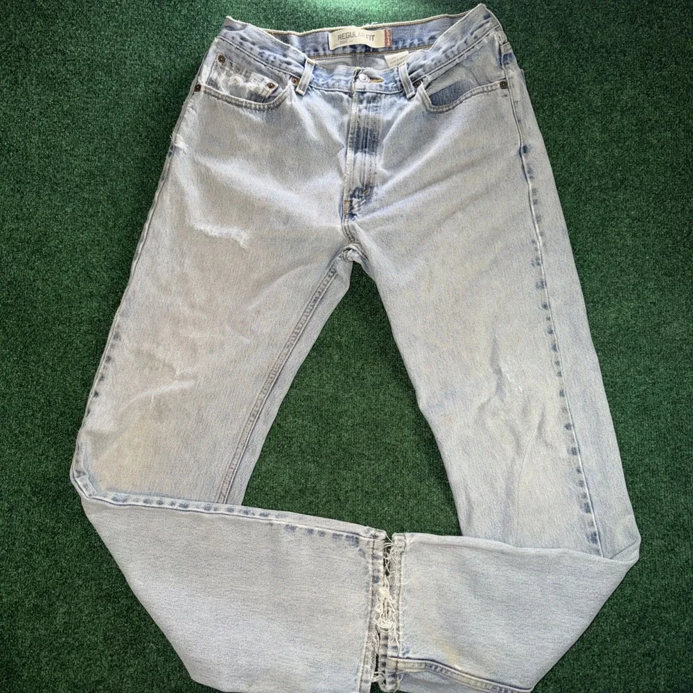 Levi's 505 Light Wash Men's Size 34x34 Reg Fit Semi Distressed